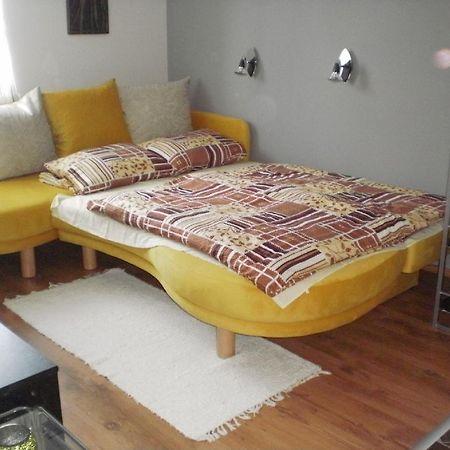 Apartamento Molni Balatonfůzfő Exterior foto