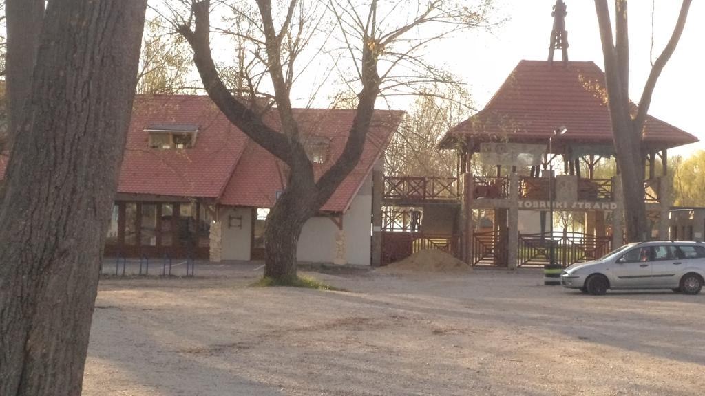 Apartamento Molni Balatonfůzfő Exterior foto