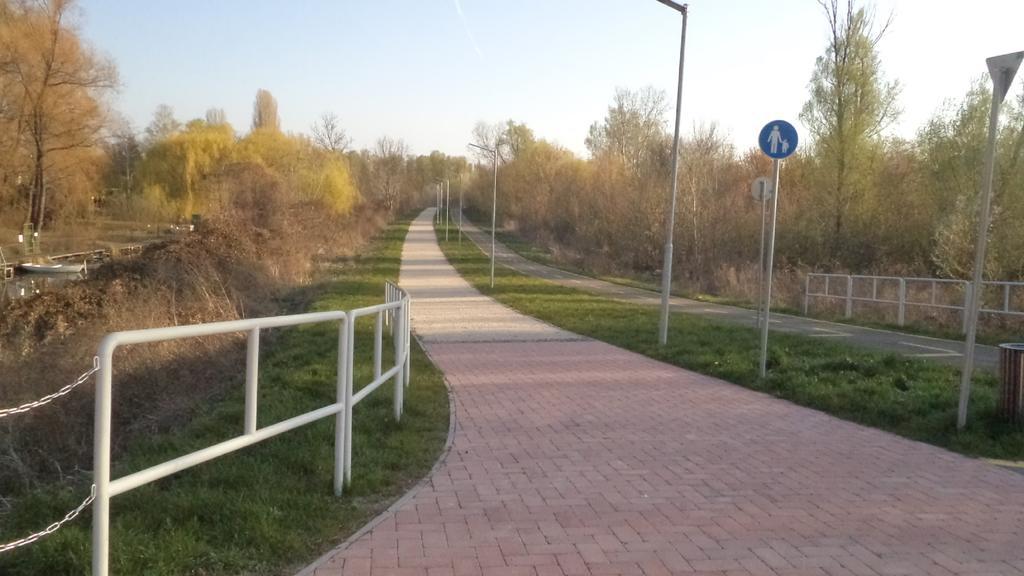 Apartamento Molni Balatonfůzfő Exterior foto