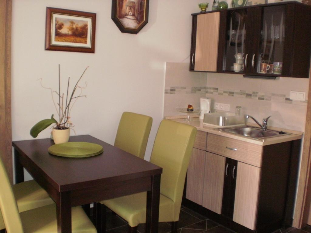 Apartamento Molni Balatonfůzfő Exterior foto