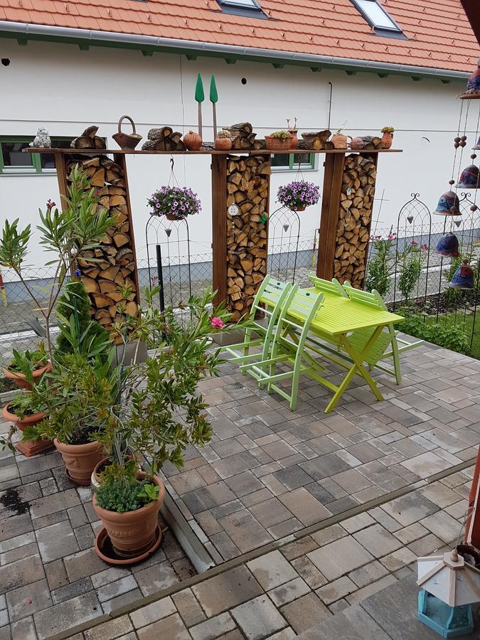 Apartamento Molni Balatonfůzfő Exterior foto